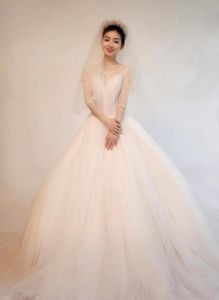 王冠官宣结婚：主持界才女甜蜜分享，网友祝福满满