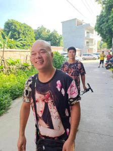 薇薇安：内外兼修的网红标杆，正能量成长之旅