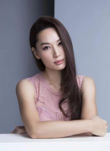 徐子珊：从艺人到珠宝设计师的转型之路