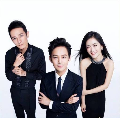 《快乐大本营》停播后重聚，何炅谢娜李维嘉新节目来袭！
