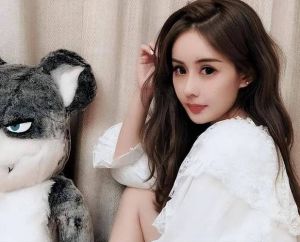 郑恺女友韦雪生活揭秘 整容传闻与陈平感情纠葛