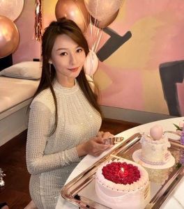 麦浚龙女友戴庚玲 中英混血高学历模特，低调恋情引人羡慕