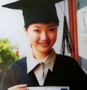 陈蓉 蜗居，东方卫视名主持，因《蜗居》海藻角色广受关注