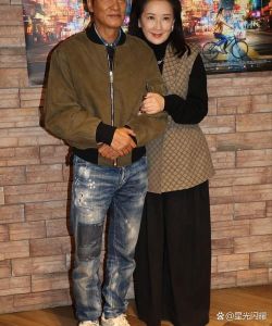 任达华邓丽欣《红豆》定档，温情父女档感人至深