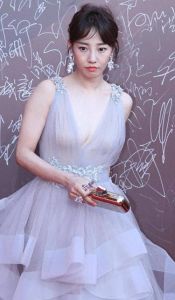 白百何怒指张律踢出局，娱乐圈资本操作引猜测