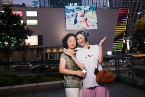 位晨参加《我家那闺女2025》谈成长，传递爱自己主题