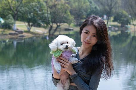 女人养比熊给人的感觉，超可爱比熊，温顺粘人超治愈！